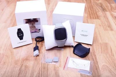 外观设计酷似Apple Watch，这款智能手环要火了